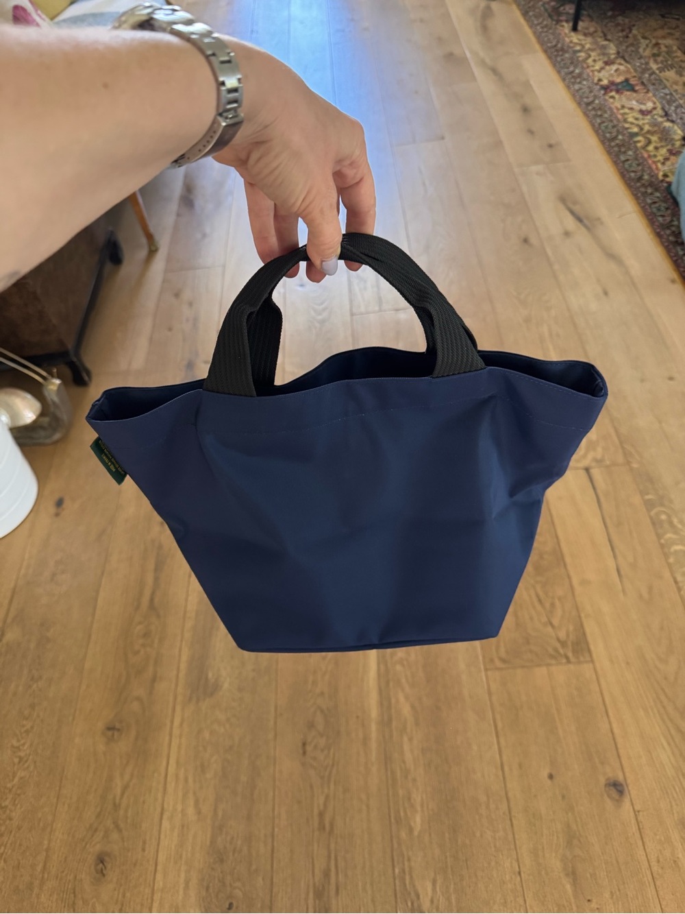 Chic medium navy tote.